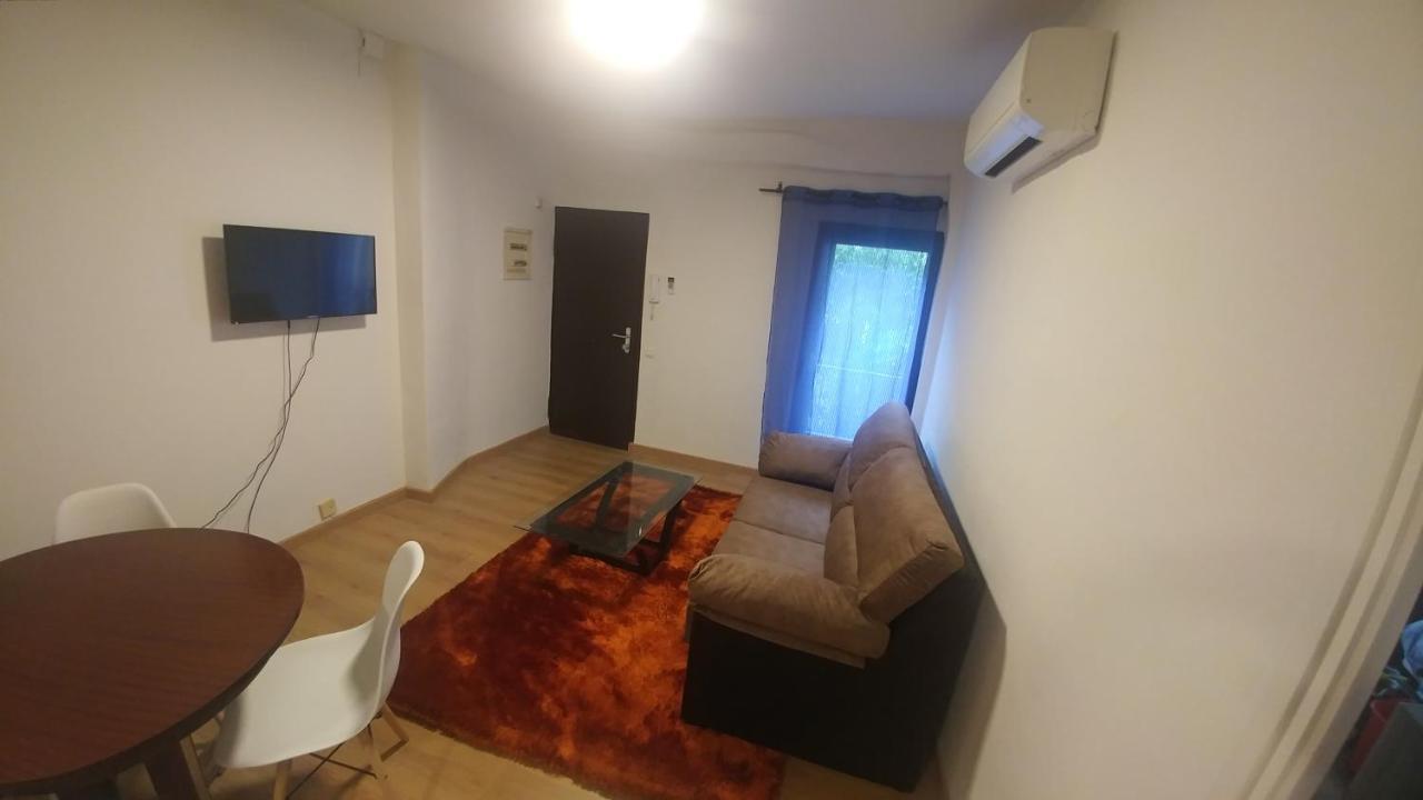 Apt 2 Acollidor Al Centre Historic De Vic Aptgarbi المظهر الخارجي الصورة